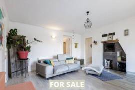 Contemporary House with Guest Accommodation Contemporary House with Guest Accommodation