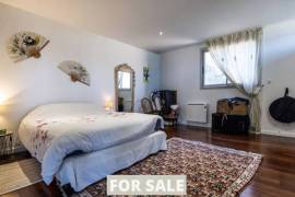 Contemporary House with Guest Accommodation Contemporary House with Guest Accommodation