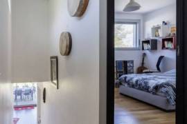 Contemporary House with Guest Accommodation Contemporary House with Guest Accommodation