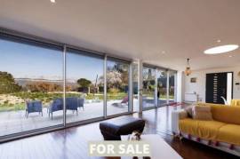 Contemporary House with Guest Accommodation Contemporary House with Guest Accommodation