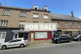 Town House With Courtyard