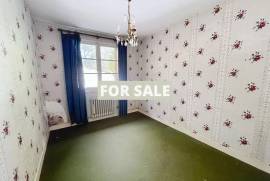 Detached Villa With Garden