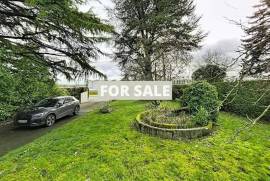 Detached Villa With Garden