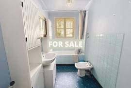 Detached Villa With Garden