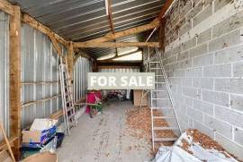 Detached Villa With Garden