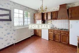 Detached Villa With Garden