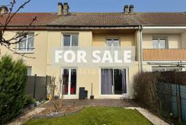 Town House With Garden and Garage