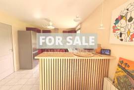 Detached House with Landscaped Garden