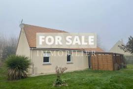 Detached House with Landscaped Garden