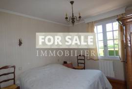 Detached House with Landscaped Mature Garden