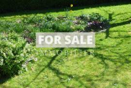 Detached House with Landscaped Mature Garden