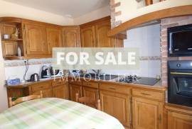 Detached House with Landscaped Mature Garden