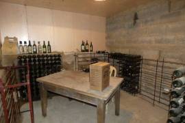 Building to Renovate and Develop into A Home