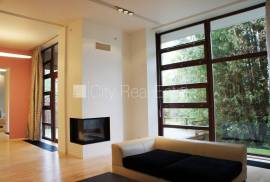 Detached house for sale in Jurmala, 265.00m2
