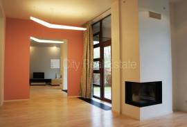Detached house for sale in Jurmala, 265.00m2