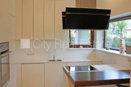 Detached house for sale in Jurmala, 265.00m2
