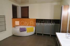 Detached house for sale in Jurmala, 250.00m2