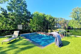 Detached house for rent in Jurmala, 645.00m2
