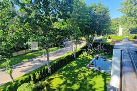 Detached house for rent in Jurmala, 645.00m2