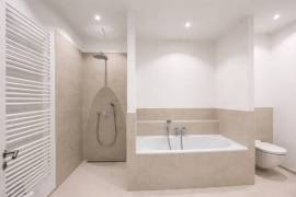 Glamour & Elegance: Exclusive 3-room Penthouse next to Winterfeldtplatz in Shoneberg