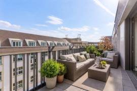 3-room Penthouse with Two Balconies & TV Tower Views in Prime Central Mitte