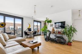 3-room Penthouse with Two Balconies & TV Tower Views in Prime Central Mitte