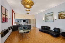 Ready to move: 5-room apartment with sauna and balcony near the KaDeWe