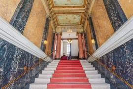 Ready to move: 5-room apartment with sauna and balcony near the KaDeWe