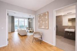 At Winterfeldtplatz - modern 4-room apartment with balcony