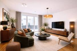 At Winterfeldtplatz - modern 4-room apartment with balcony
