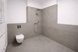 Living comfort at the highest level - modern 4-room apartment in Schoneberg