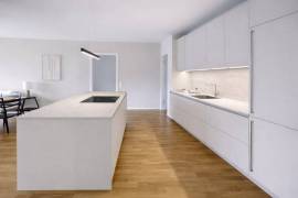 Luxury 4-room apartment near KaDeWe