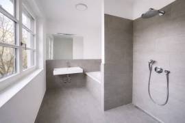 Luxury 4-room apartment near KaDeWe