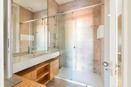 Apartment T3, 173m2, excellent condition, large areas, view and parking on Avenidas Novas - Lisboa