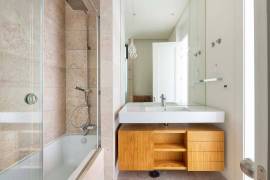 Apartment T3, 173m2, excellent condition, large areas, view and parking on Avenidas Novas - Lisboa