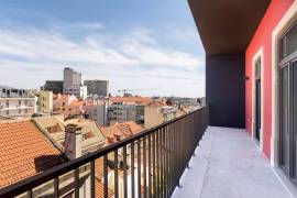 Apartment T3, 173m2, excellent condition, large areas, view and parking on Avenidas Novas - Lisboa