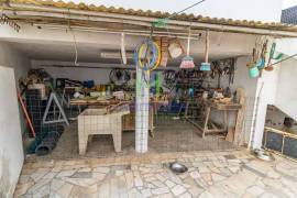 2 bedroom house, with annexes and backyard, in the heart of Praia da Luz - Lagos