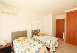 House T5 with Sea View and Swimming Pool located in Alporchinhos - Porches