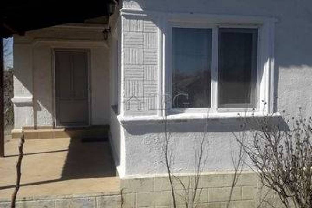 Renoviertes Haus mit 2 Schlafzimmern und großem Garten in Meeresnähe