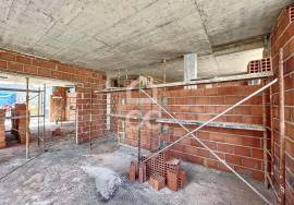 House T4 inserted in gated community