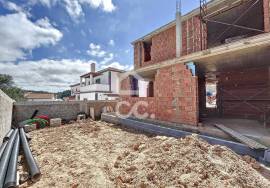 House T4 inserted in gated community