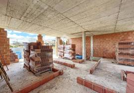 House T4 inserted in gated community