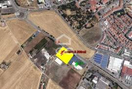 Land with 10,000 m2