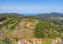 Land with 48.755m2 + Old house + Ruin in Achada do Barro