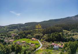 Land with 48.755m2 + Old house + Ruin in Achada do Barro