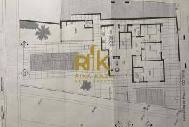 4 bedroom villa with pool and sea view
