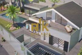 4 bedroom villa with pool and sea view