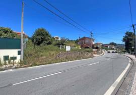 Land with approved project, T3+1 single-townhouse, Cucujães
