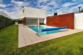 Detached House T4 with Swimming Pool in Furadouro