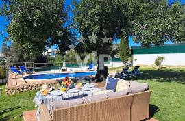 ALBUFEIRA - CENTRO -4 BEDROOMS - SWIMMING POOL AND GARDEN